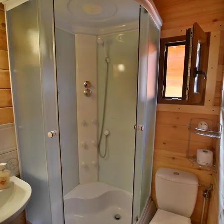 Dom wakacyjny Morskie Chatki Z 2 Sypialniami I Salon W Ustroniu Morskim *